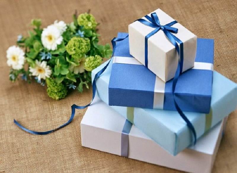 Gợi ý quà tặng sinh nhật cho lãnh đạo cao cấp và ý nghĩa