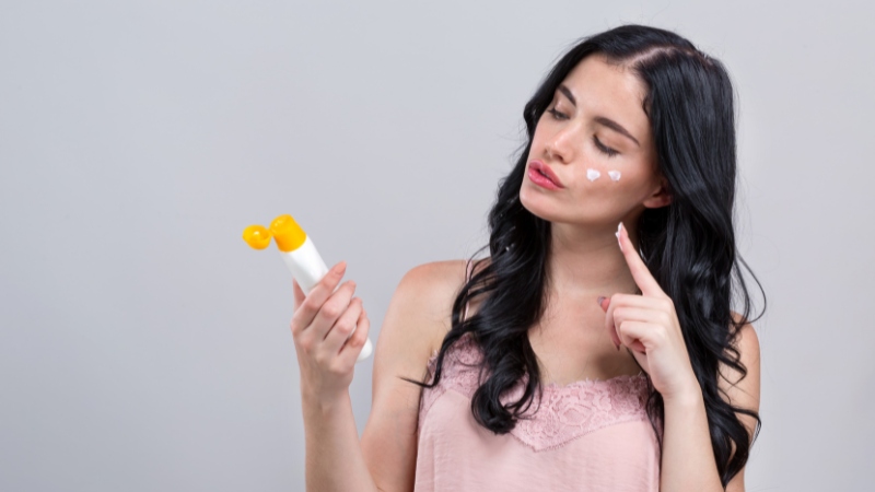 Bao nhiêu tuổi thì dùng được kem chống nắng?